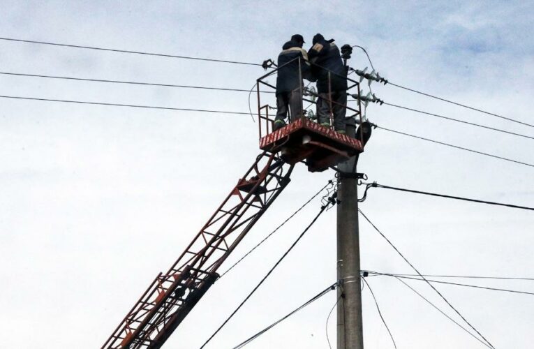 Hackers: Russian military-linked hackers target Ukrainian power company, investigators say