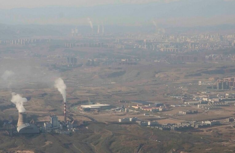 China promotes coal in setback for efforts to cut emissions