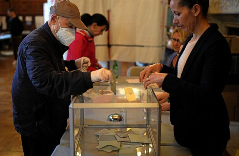 EXPLAINER: How France’s old-school voting system works