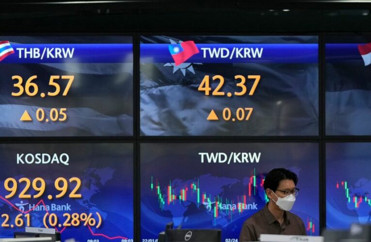 US stocks fall; investors eye Elon Musk’s offer for Twitter