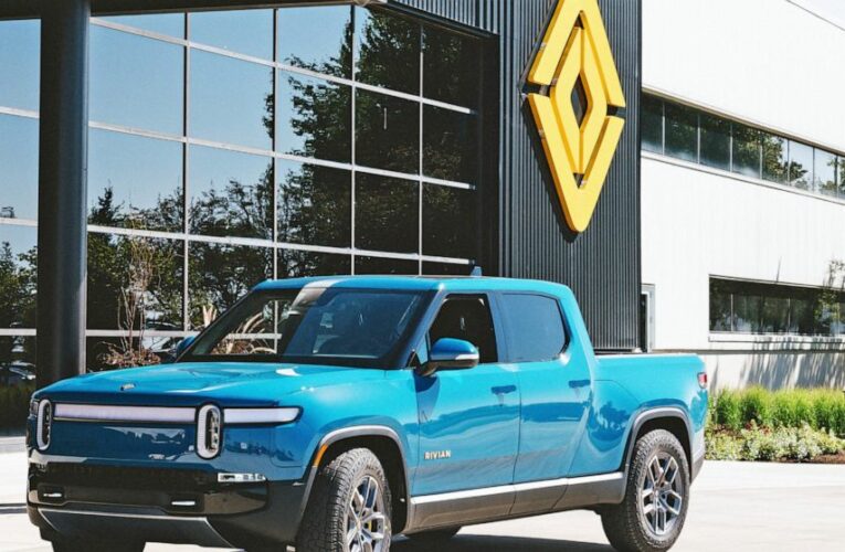 Edmunds: 2022 Rivian R1T vs 2022 Ram 1500