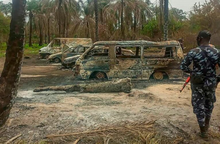 2 suspects sought as 100 die in Nigeria oil refinery blast