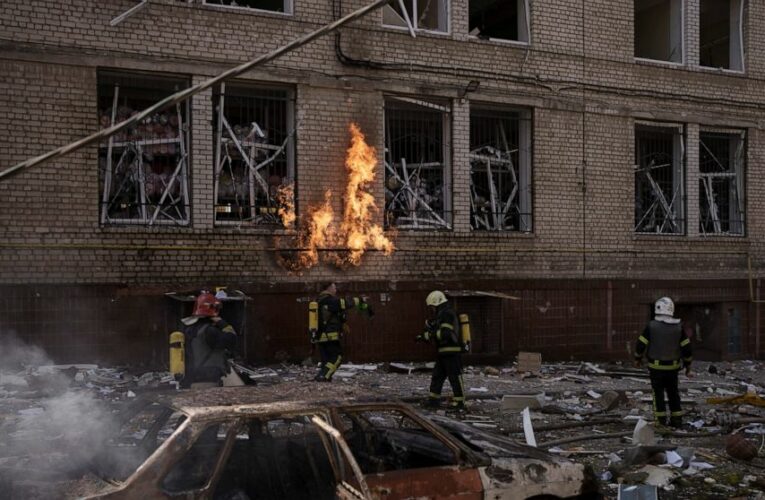 Live Updates | Ukrainian mayor attends pope’s Easter vigil