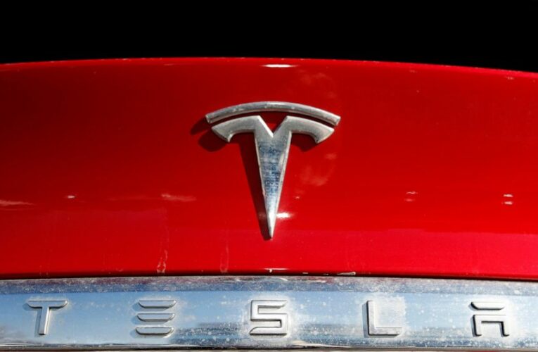 Tesla 1Q earnings 7 times more than year ago on strong sales