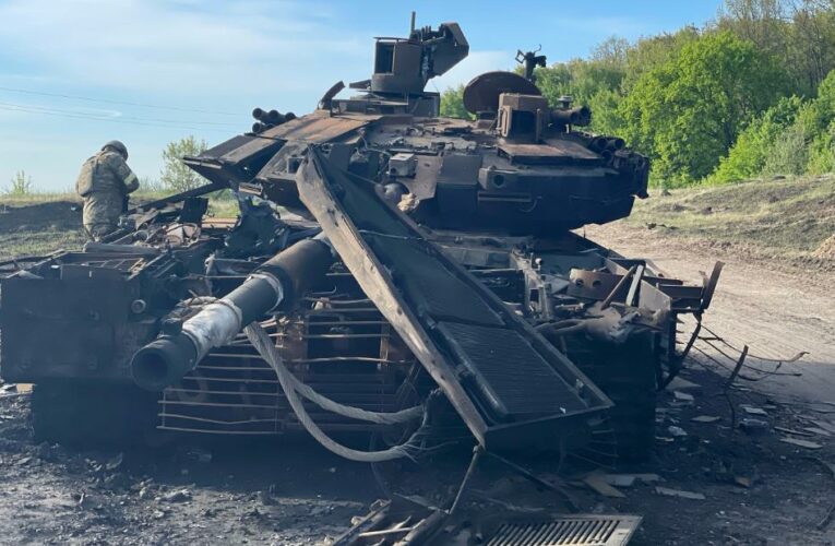 Russian troops are focused on withdrawing from the northern region, as Ukrainian counterattacks put them under growing pressure and threaten the Kremlin’s supply lines
