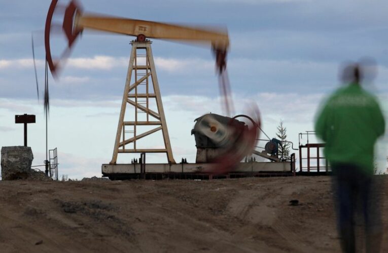 EU wrestles with Russia oil embargo as leaders gather