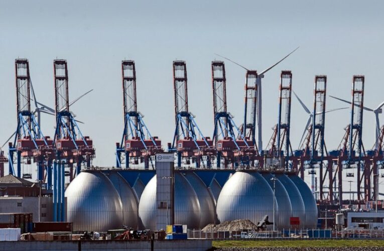 Poland urges EU to slap sanctions on Russian oil and gas