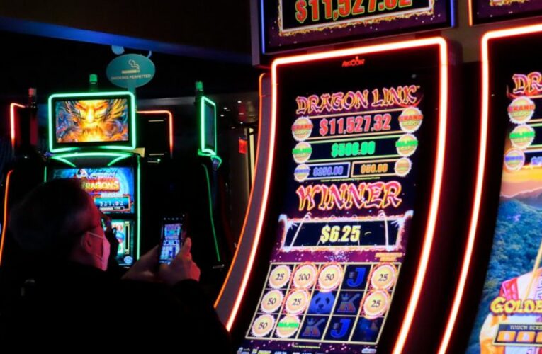 US casinos had best month ever in March, winning $5.3B