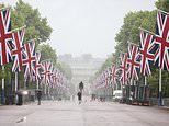 Jubilee party is OVER as Mall undergoes rapid clear up and Brits face ‘Platty Blues’ come down