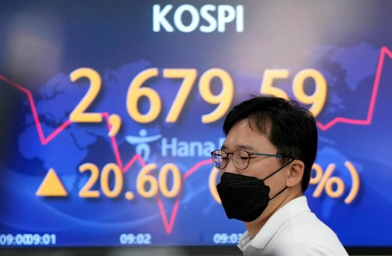 Asian shares rise, China trading closed for national holiday